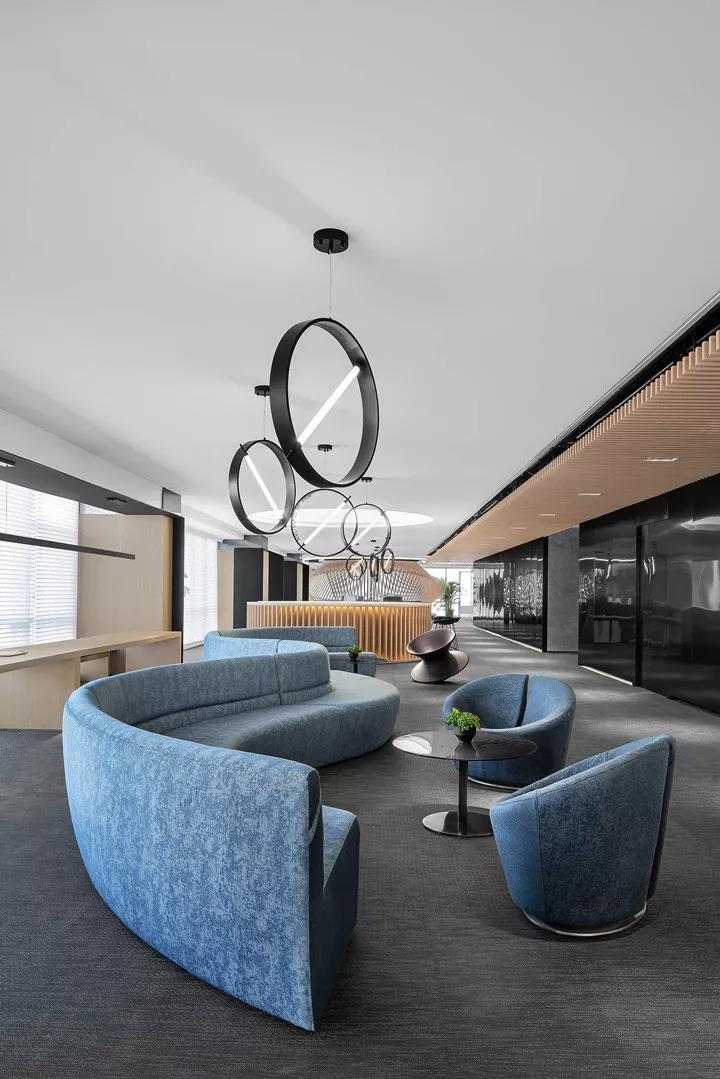 實木辦公家具有哪些優勢